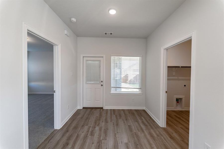 Spacious, unfurnished interior of a new home in La Terra, Celina (Image 14).