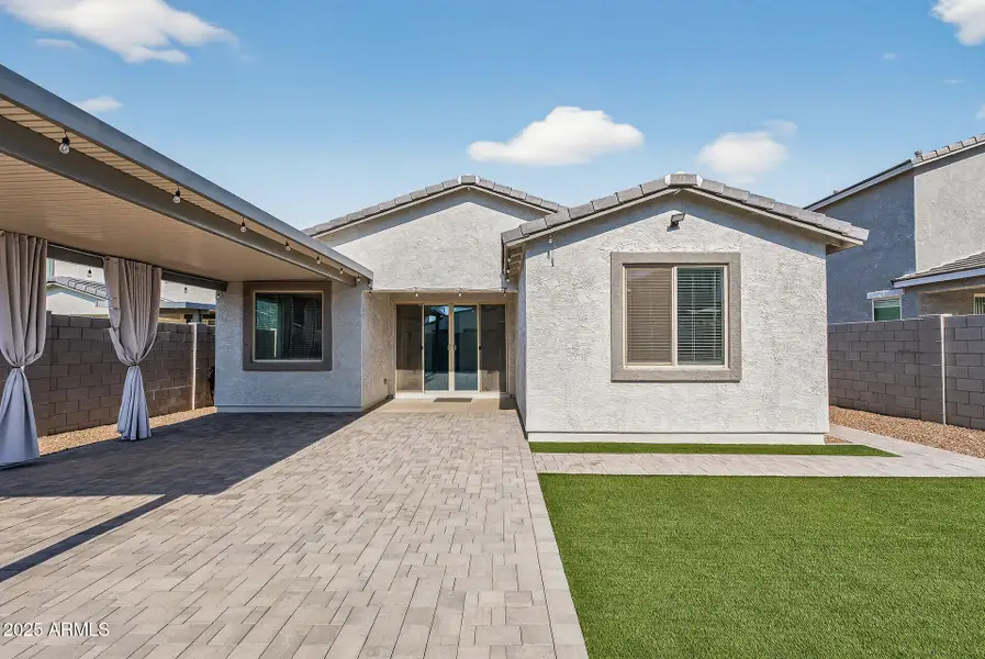 53_11233_E_Upton_Ave103_mls