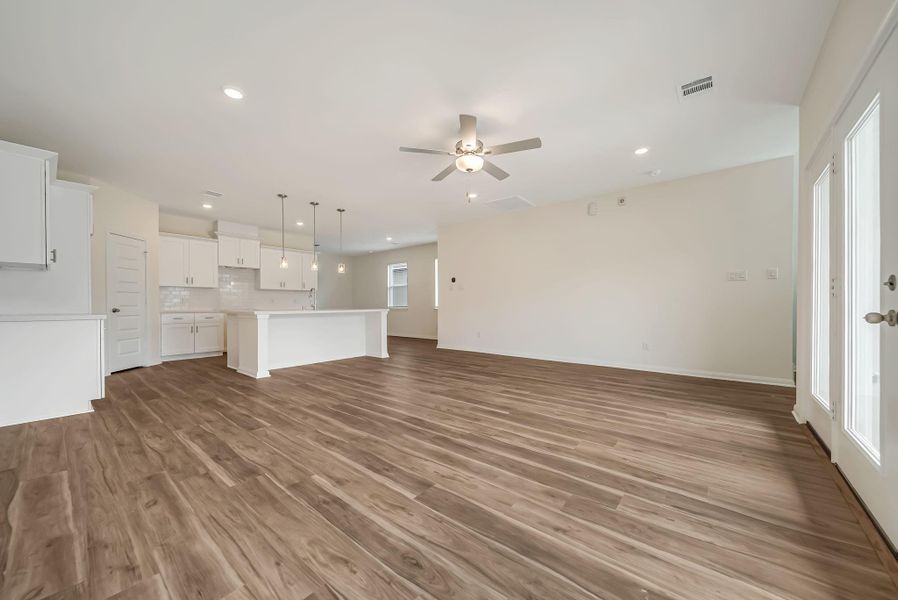 Spacious, unfurnished interior of a new home in , Humble (Image 18).