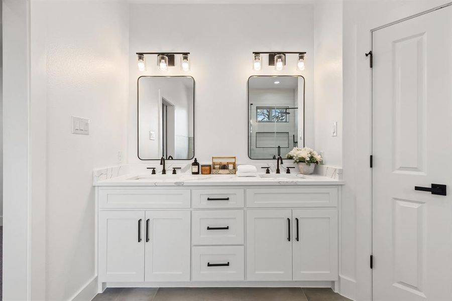 Furnished interior view inside a new home in , Quinlan (Image 7).