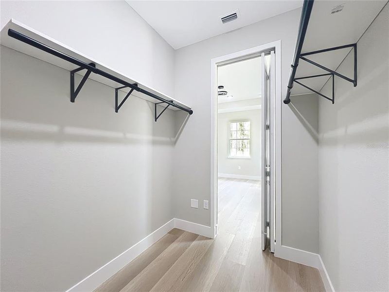 Spacious, unfurnished interior of a new home in , Citrus Springs (Image 25).