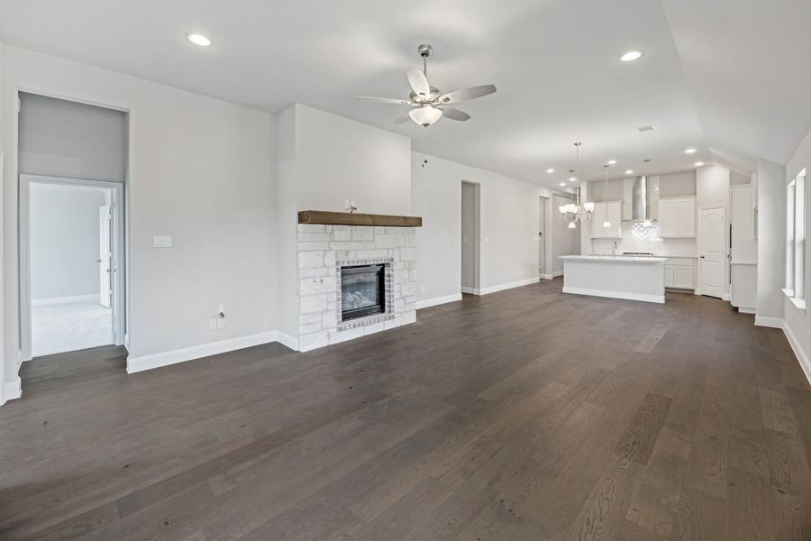 Representative unfurnished interior of a home built from the Rio Grande by UnionMain Homes in Elevon, Lavon (Image 17).