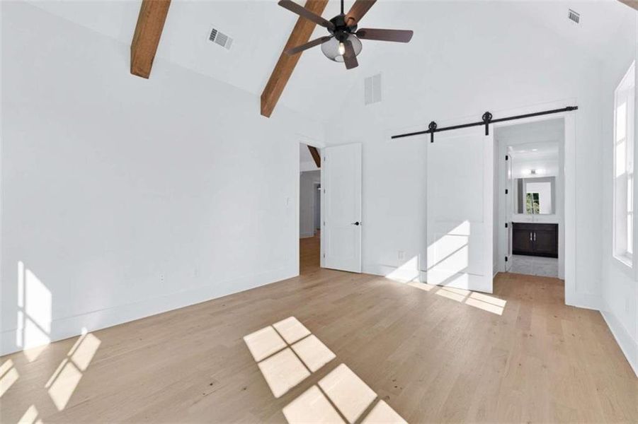 Spacious, unfurnished interior of a new home in , Peachtree City (Image 30).