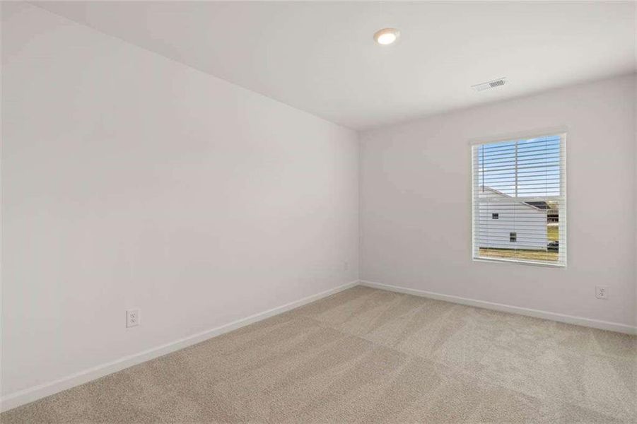 Spacious, unfurnished interior of a new home in Shoal Creek, Hampton (Image 14).