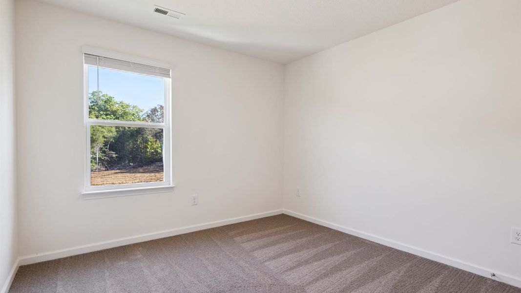 Spacious, unfurnished interior of a new home in Cherokee Crossing, Kodak (Image 14).