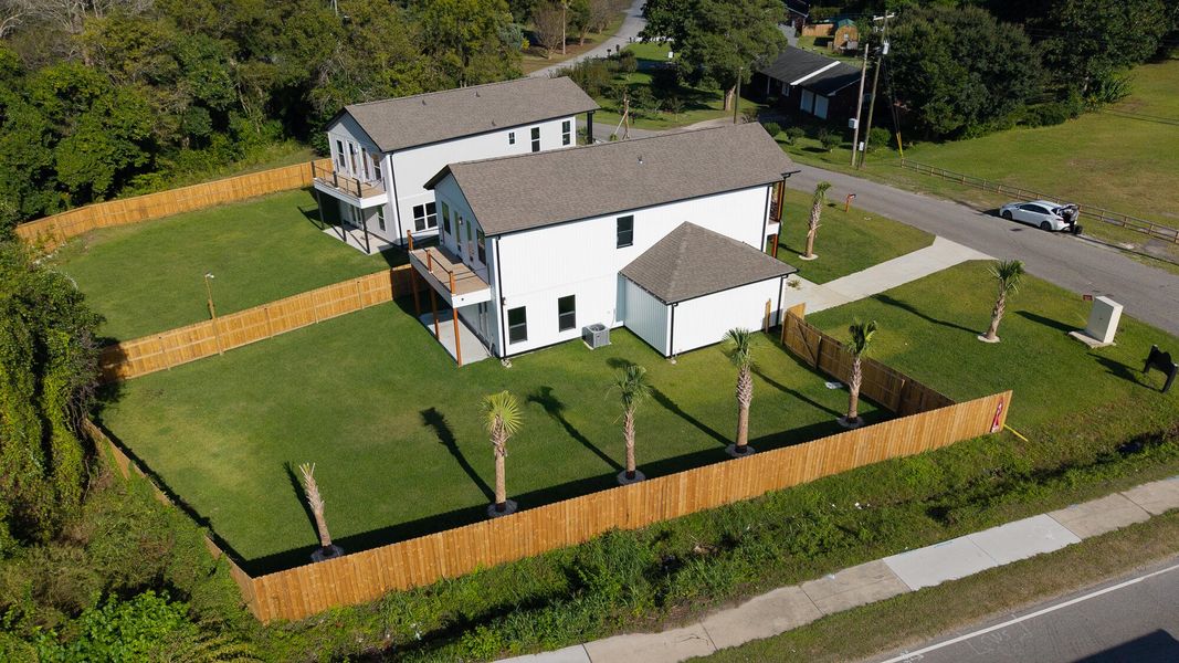 Exterior details and patio area of a home in , North Charleston (Image 4).