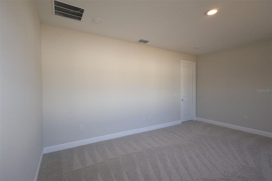 Spacious, unfurnished interior of a new home in Emerson Pointe, Apopka (Image 19).