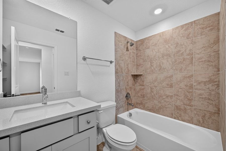 Furnished interior view inside a new home in Madero 50s, Fort Worth (Image 12).