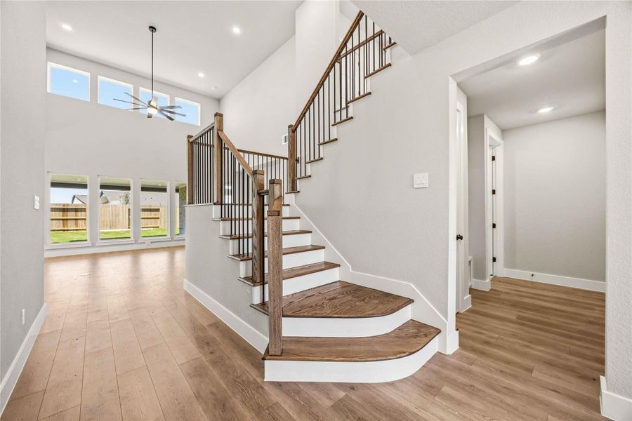 Spacious, unfurnished interior of a new home in Valencia, Manvel (Image 34).