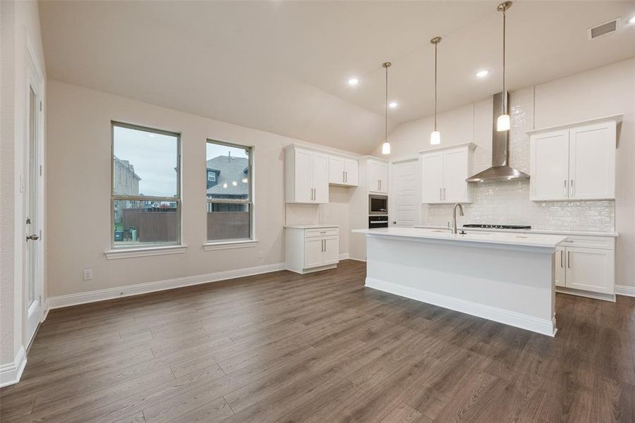 Spacious, unfurnished interior of a new home in Villages of Creekwood, Frisco (Image 20).