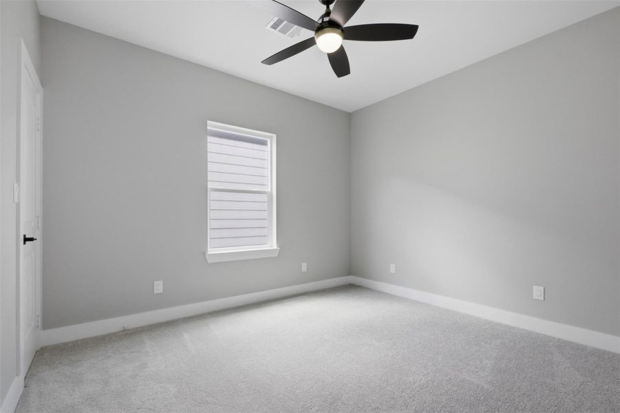 Spacious, unfurnished interior of a new home in , Houston (Image 33).