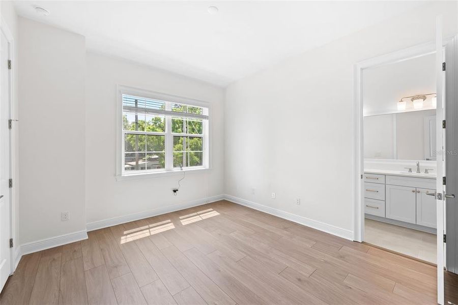 Spacious, unfurnished interior of a new home in , Tampa (Image 35). Spacious, unfurnished interior of a new home in , Tampa (Image 35).