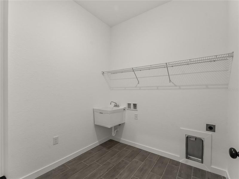 Spacious, unfurnished interior of a new home in , North Port (Image 21).