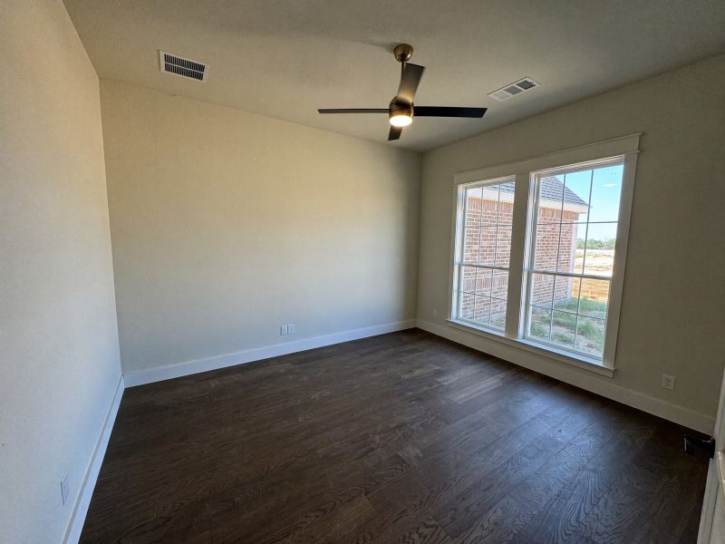 Spacious, unfurnished interior of a new home in Overton Oaks, Paradise (Image 9). Spacious, unfurnished interior of a new home in Overton Oaks, Paradise (Image 9).
