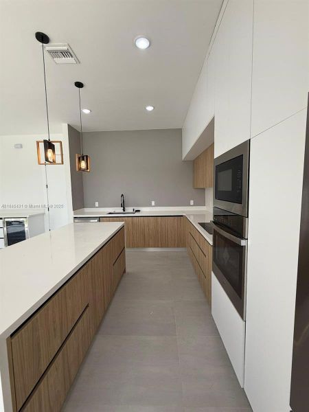 Furnished interior view inside a new home in , Cape Coral (Image 3).