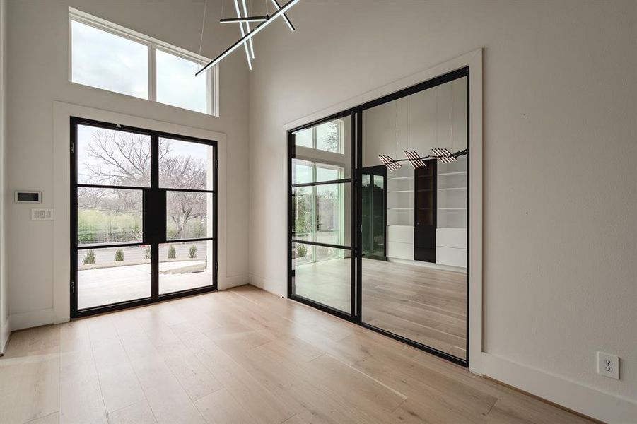 Spacious, unfurnished interior of a new home in , Dallas (Image 20).