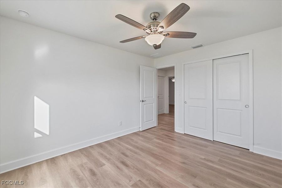 Spacious, unfurnished interior of a new home in Cape Coral, Cape Coral (Image 23).