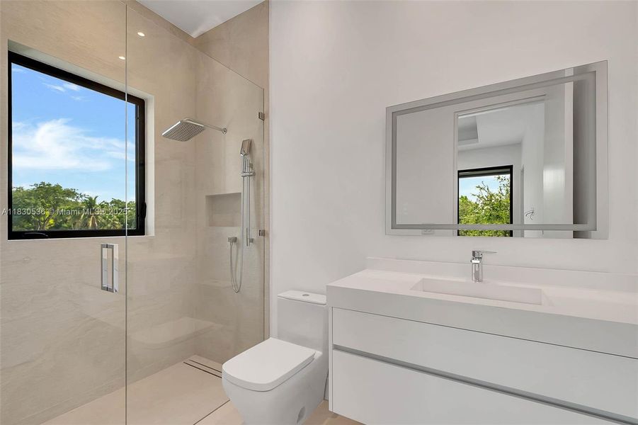 Furnished interior view inside a new home in , Pinecrest (Image 36).