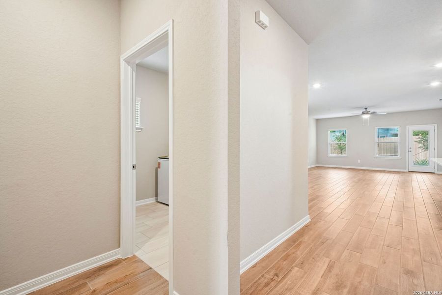 Spacious, unfurnished interior of a new home in Royal Crest, San Antonio (Image 32).
