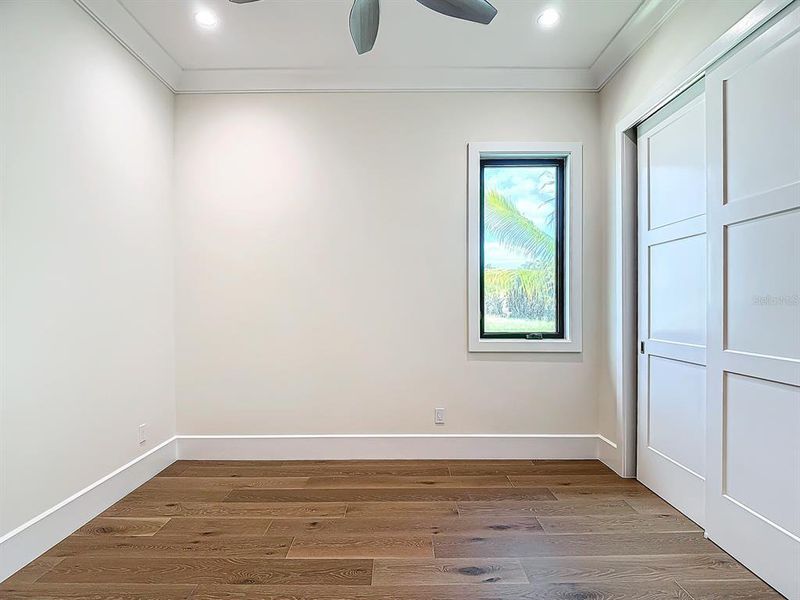 Spacious, unfurnished interior of a new home in , Fort Myers (Image 26).