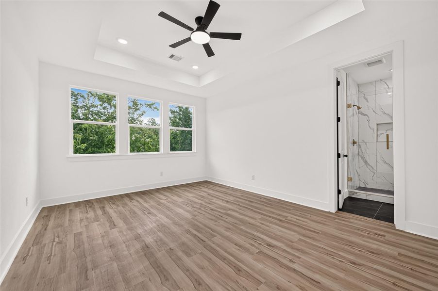 Spacious, unfurnished interior of a new home in , Houston (Image 23).