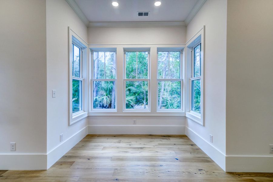 Spacious, unfurnished interior of a new home in , Seabrook Island (Image 35).