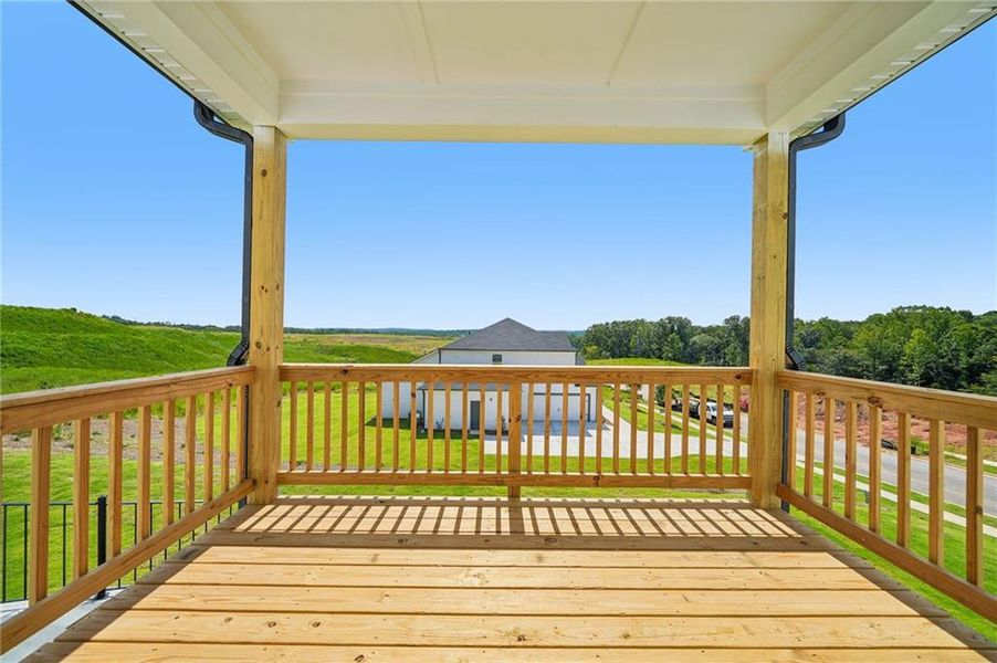 Exterior details and patio area of a home in River Pointe, Monroe (Image 30).