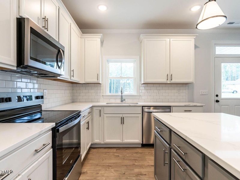 010-1280x960-kitchen