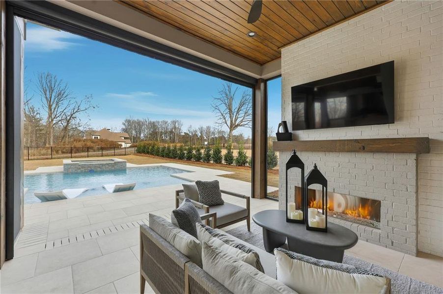 Exterior details and patio area of a home in , Gainesville (Image 28).