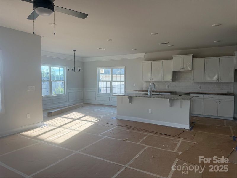 Kitchen & Dining Area