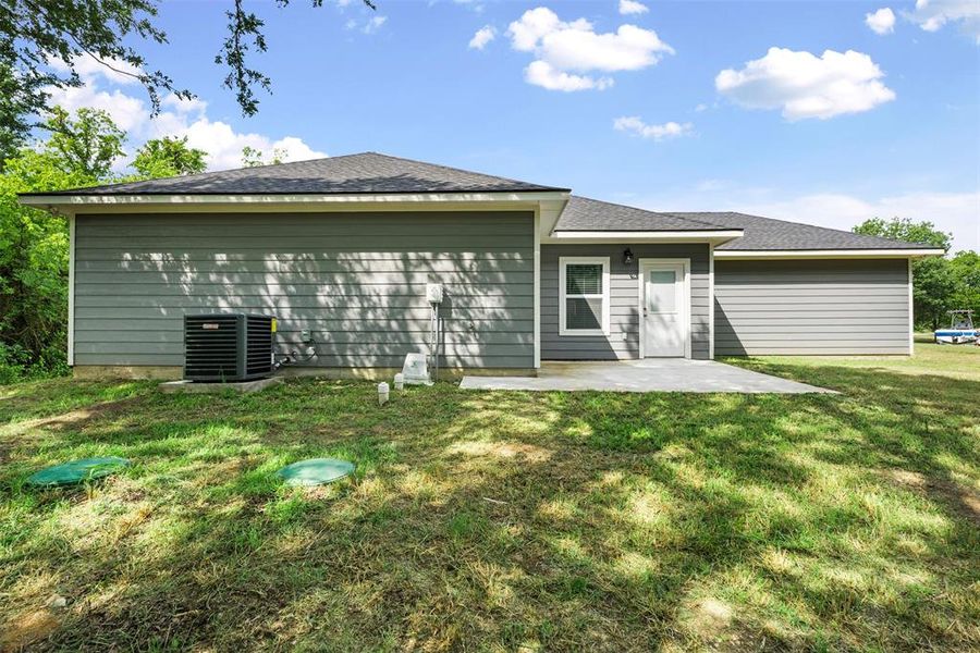 Exterior details and patio area of a home in , Corsicana (Image 18).