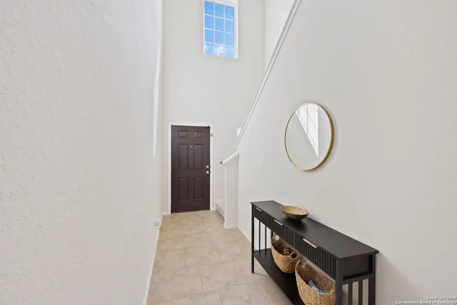 Furnished interior view inside a new home in Cinco Lakes, San Antonio (Image 7). Furnished interior view inside a new home in Cinco Lakes, San Antonio (Image 7).
