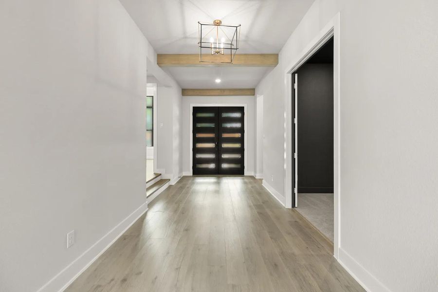 Eastland II F Foyer