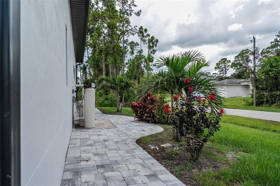 Exterior details and patio area of a home in , North Port (Image 33).