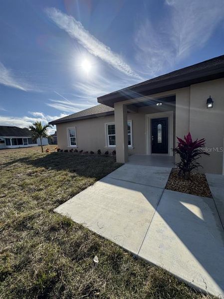 Exterior details and patio area of a home in , Okeechobee (Image 24).