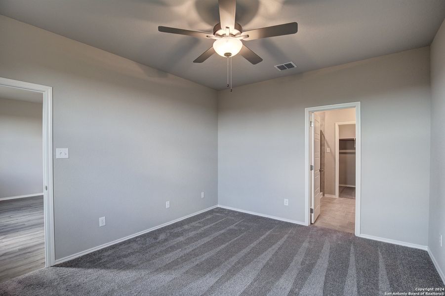 Spacious, unfurnished interior of a new home in Applewhite Meadows, San Antonio (Image 22).