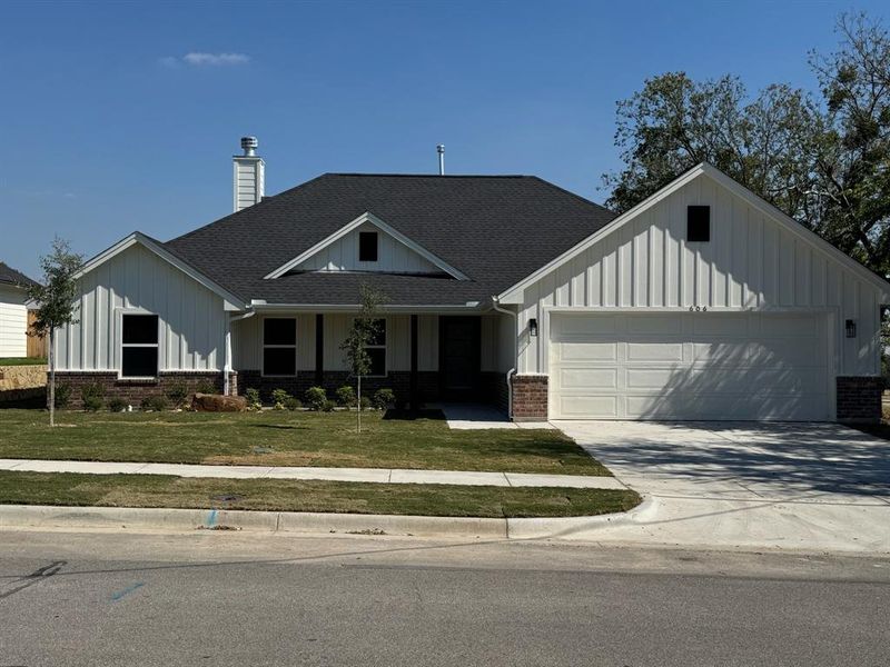 Front exterior of a new home in , Weatherford, TX, highlighting curb appeal (Image 1). Front exterior of a new home in , Weatherford, TX, highlighting curb appeal (Image 1).