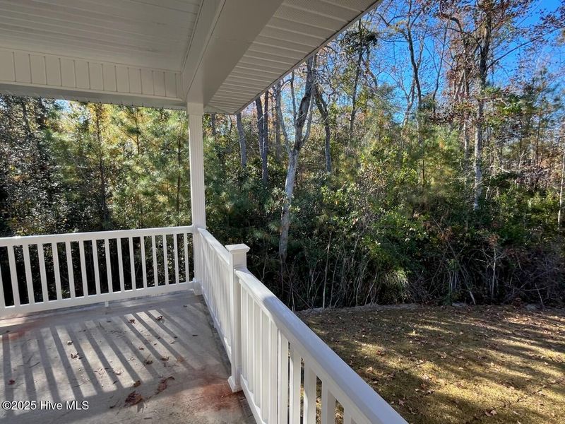 Exterior details and patio area of a home in Palmetto Creek, Bolivia (Image 4).