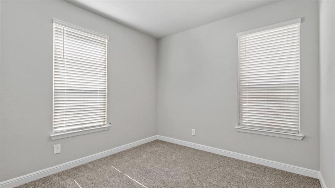 Spacious, unfurnished interior of a new home in Trails of Elizabeth Creek, Fort Worth (Image 34).