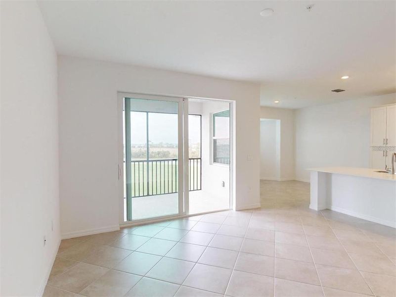 Spacious, unfurnished interior of a new home in , Venice (Image 15).