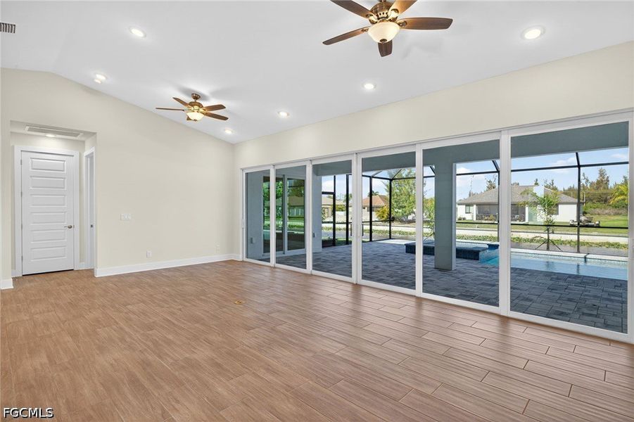 Spacious, unfurnished interior of a new home in Cape Coral, Cape Coral (Image 17).