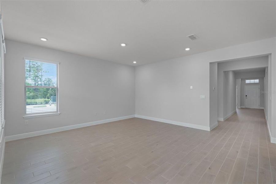 Spacious, unfurnished interior of a new home in Waterleigh, Winter Garden (Image 24). Spacious, unfurnished interior of a new home in Waterleigh, Winter Garden (Image 24).