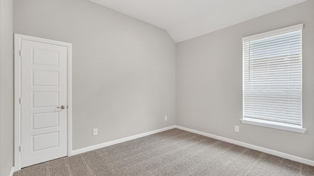 Spacious, unfurnished interior of a new home in Eden Ranch, Arlington (Image 22).