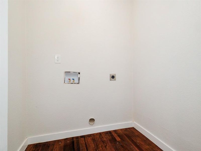 Spacious, unfurnished interior of a new home in , Brownwood (Image 24).