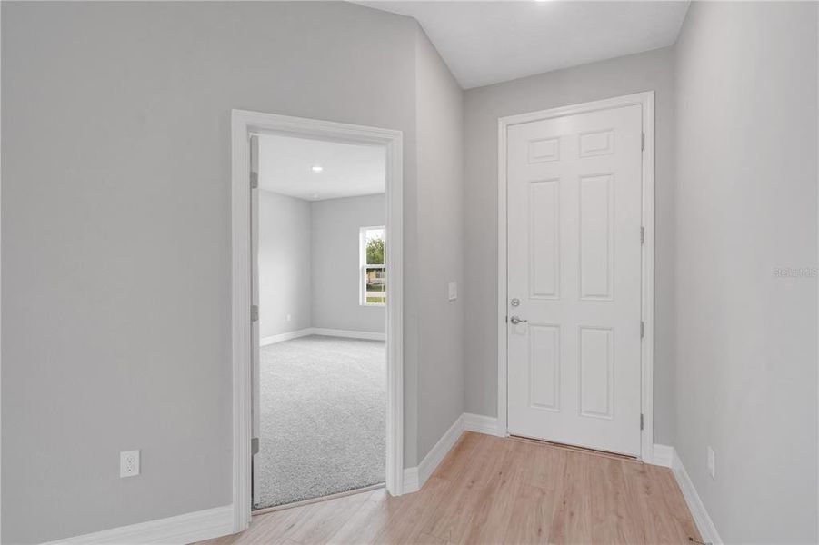 Spacious, unfurnished interior of a new home in , Ocala (Image 15).