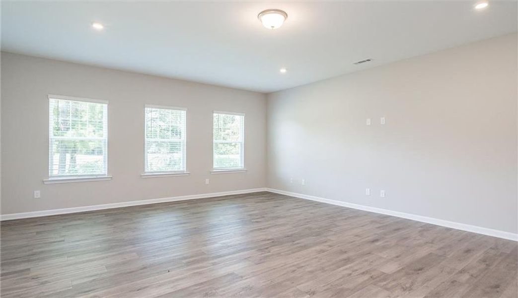 Spacious, unfurnished interior of a new home in Sagebrook, Powder Springs (Image 15).