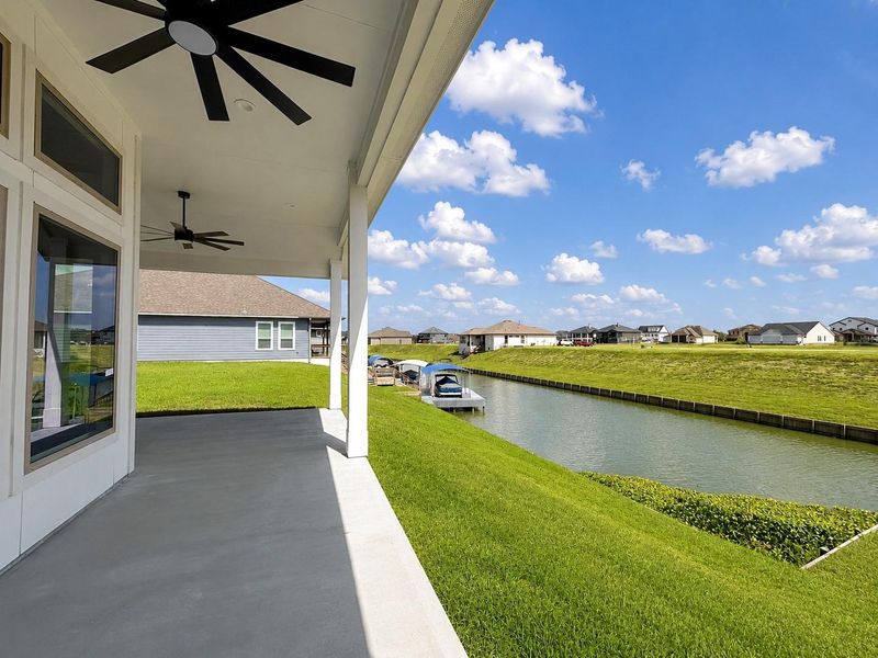 Exterior details and patio area of a home in , Willis (Image 3).