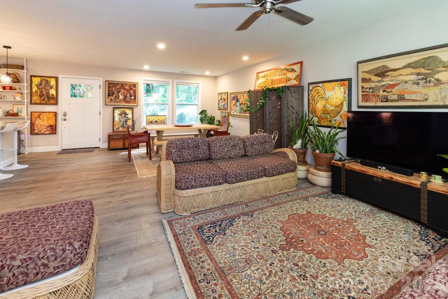 Spacious living room. Spacious living room.