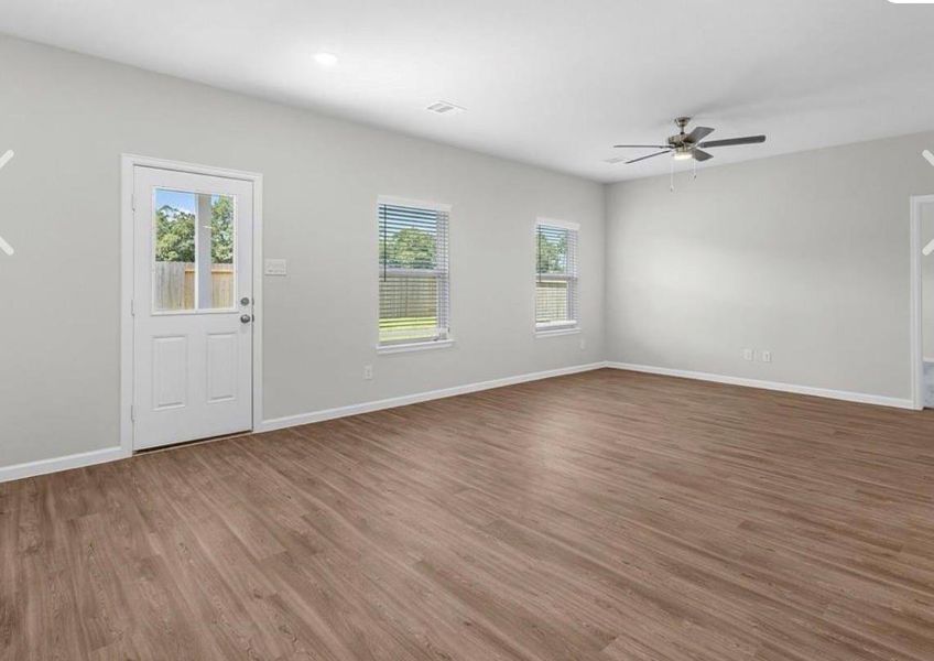 Spacious, unfurnished interior of a new home in Granger Pines, Conroe (Image 13). Spacious, unfurnished interior of a new home in Granger Pines, Conroe (Image 13).
