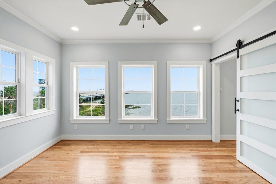 Spacious, unfurnished interior of a new home in , Tiki Island (Image 35). Spacious, unfurnished interior of a new home in , Tiki Island (Image 35).